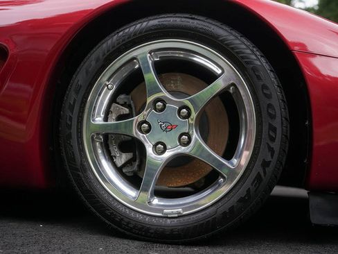 Used 2004 Chevrolet Corvette Convertible w/ Preferred Equipment Group RWD image 78