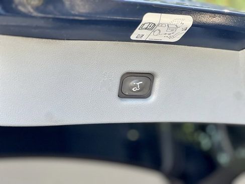 Used 2019 Lincoln Nautilus Reserve image 49