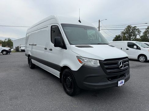 Used 2022 Mercedes-Benz Sprinter 2500 image 4