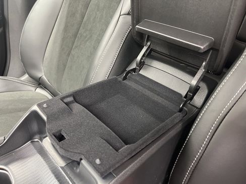 New 2025 Jeep Grand Cherokee Altitude image 18