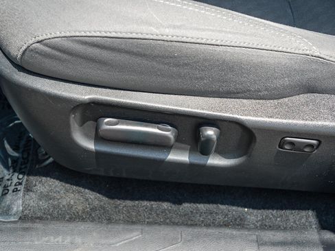 Certified 2020 Toyota Tacoma SR5 RWD image 24