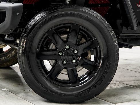 Used 2021 Jeep Wrangler Unlimited Rubicon image 3