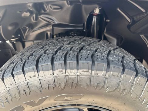 Used 2023 Jeep Wrangler Unlimited w/ Sun & Screen Package AWD/4WD image 37