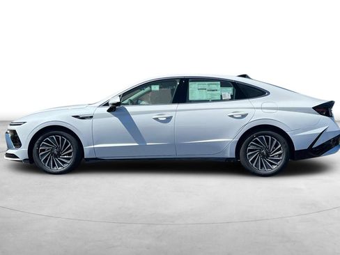 New 2026 Hyundai Sonata Limited FWD image 3