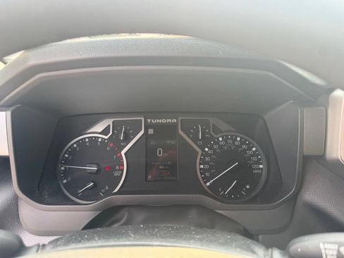Used 2022 Toyota Tundra SR5 w/ SR5 Convenience Package AWD/4WD image 5
