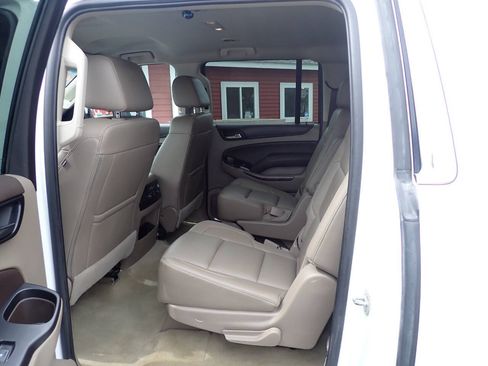 Used 2017 Chevrolet Suburban LT w/ LT Signature Package AWD/4WD image 9