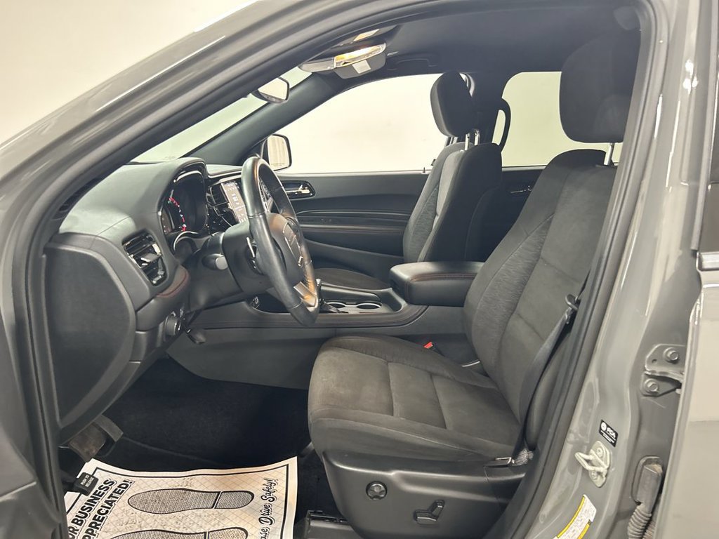 Used 2023 Dodge Durango GT w/ Blacktop Package AWD/4WD image 9