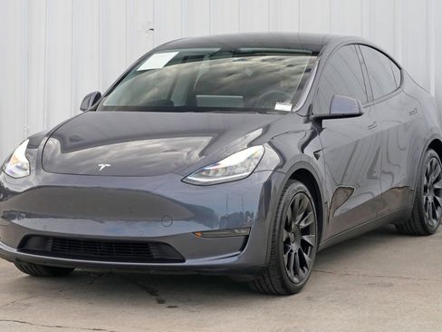 Used 2021 Tesla Model Y Long Range image 47