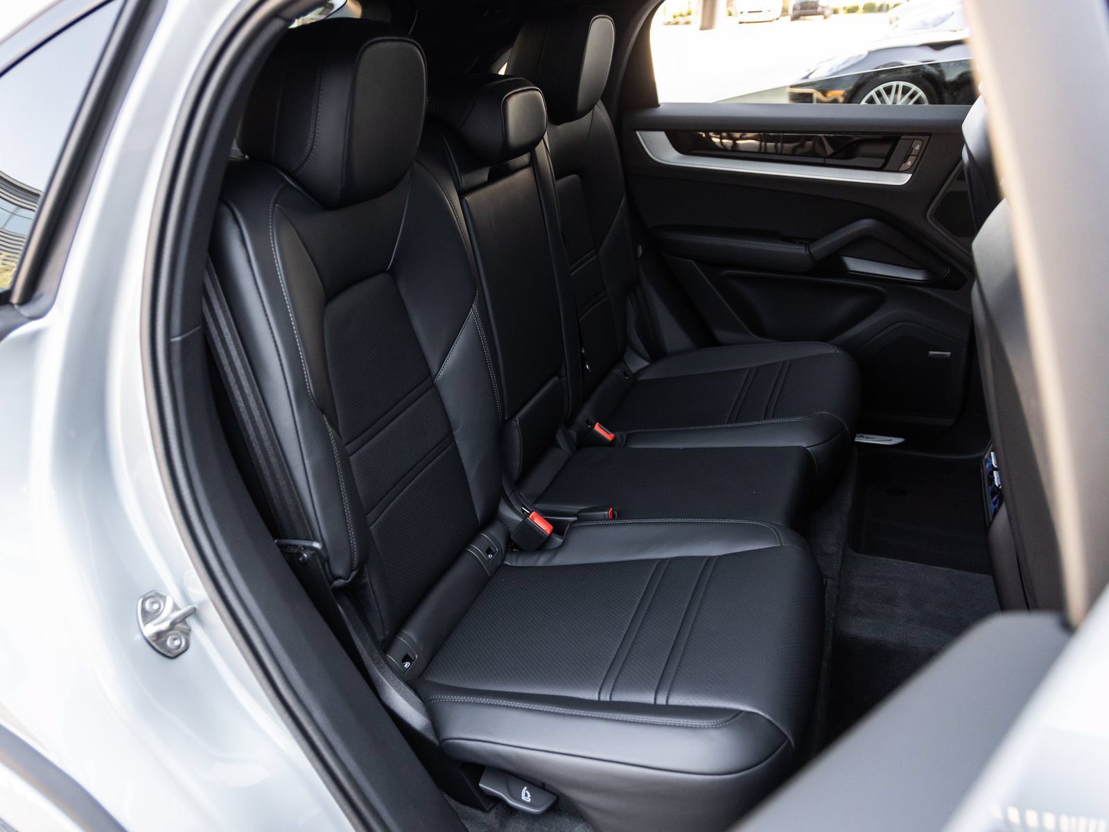Certified 2026 Porsche Cayenne E-Hybrid Coupe AWD/4WD image 41