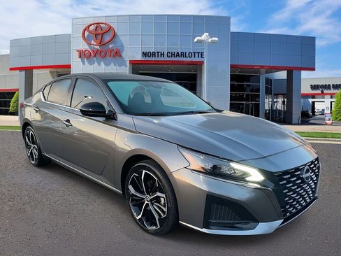 Used 2025 Nissan Altima 2.5 SR image 1