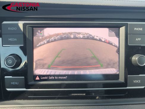 Used 2024 Volkswagen Jetta SE image 38