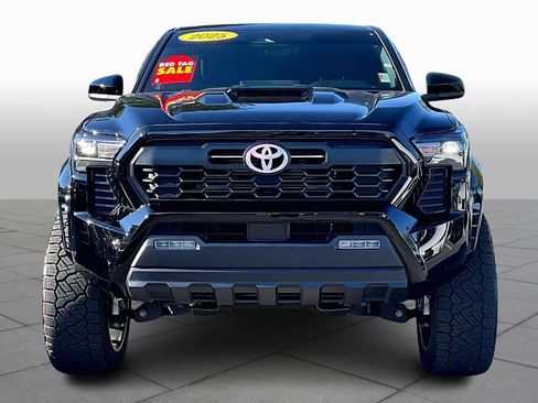 Used 2025 Toyota Tacoma TRD Sport image 4