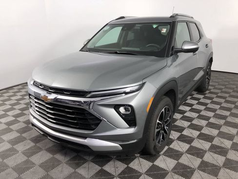 Used 2025 Chevrolet TrailBlazer LT image 4