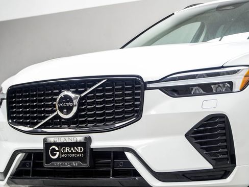 Used 2023 Volvo XC60 T8 Ultimate w/ Climate Package AWD/4WD image 2
