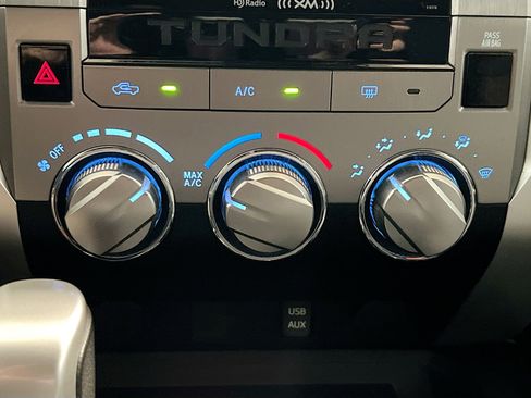 Used 2019 Toyota Tundra SR5 w/ SR5 Convenience Package RWD image 11