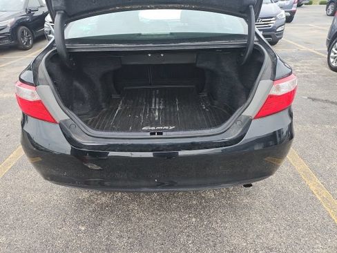 Used 2017 Toyota Camry LE FWD image 11