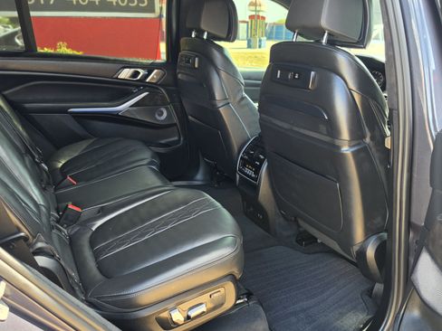 Used 2020 BMW X7 M50i w/ Dynamic Handling Package AWD/4WD image 31