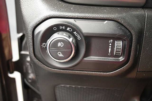 Used 2023 Jeep Gladiator Sport AWD/4WD image 32