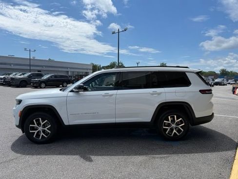 Used 2025 Jeep Grand Cherokee L Limited AWD/4WD image 14