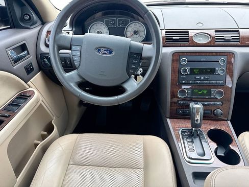 Used 2008 Ford Taurus Limited image 25