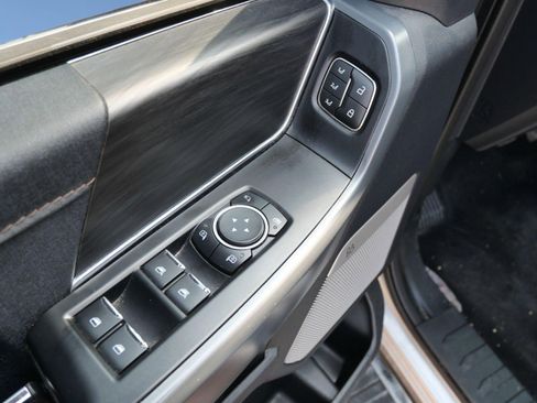 Used 2024 Ford F150 Lariat w/ FX4 Off-Road Package image 7