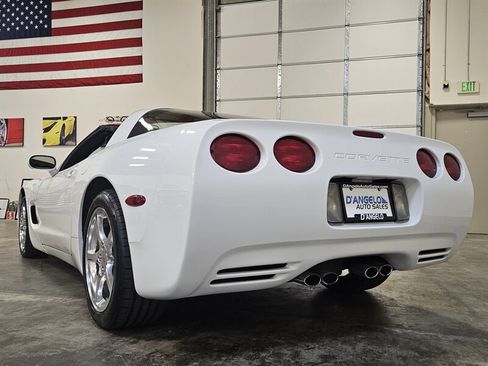 Used 2004 Chevrolet Corvette Coupe w/ Roof Package RWD image 6