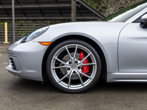 Used 2018 Porsche 718 Cayman S image 13