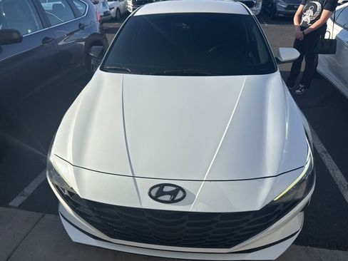 Used 2021 Hyundai Elantra SEL image 2