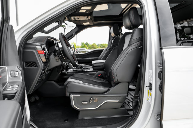 Used 2025 Ford F150 Raptor AWD/4WD image 3