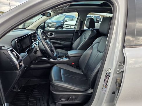 Used 2023 Kia Sorento SX AWD/4WD image 18