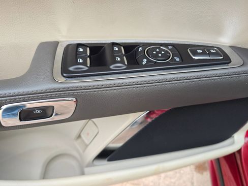 Used 2019 Lincoln Continental Select image 13