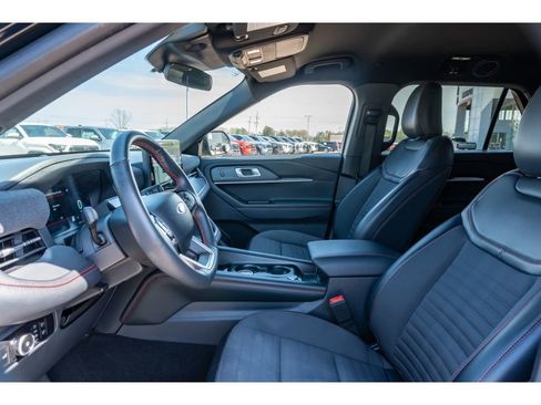 Used 2025 Ford Explorer ST-Line w/ ST-Line Street Pack image 12