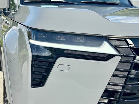 Used 2025 Lexus GX 550 w/ Accessory Package (2T) AWD/4WD image 62