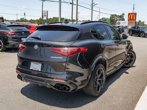 Used 2018 Alfa Romeo Stelvio Quadrifoglio w/ Driver Assist Dynamic Package AWD/4WD image 10