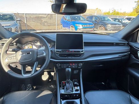 Used 2025 Jeep Compass Trailhawk image 34