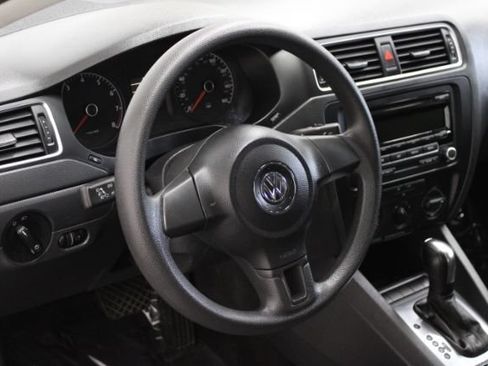 Used 2012 Volkswagen Jetta S FWD image 12