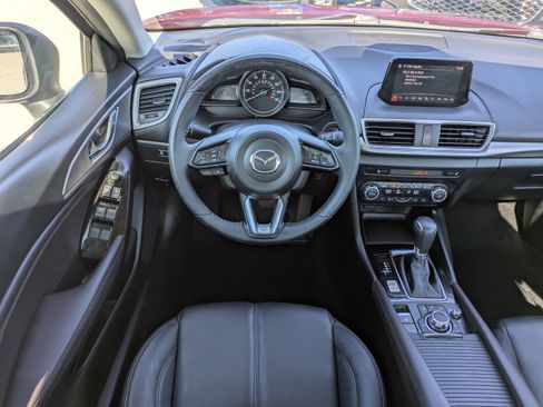 Used 2018 MAZDA MAZDA3 Touring image 18