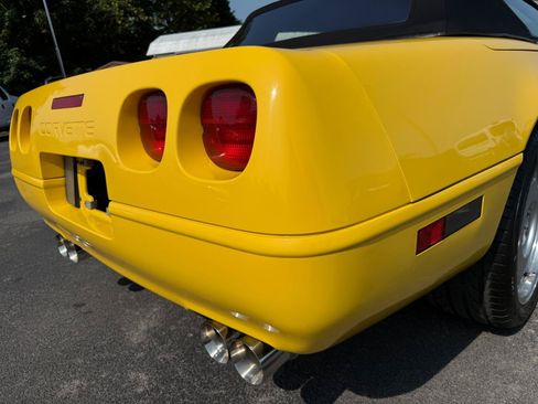 Used 1992 Chevrolet Corvette Coupe RWD image 25