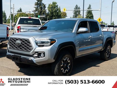 Used 2022 Toyota Tacoma TRD Off-Road w/ TRD Premium Off Road Package AWD/4WD image 4