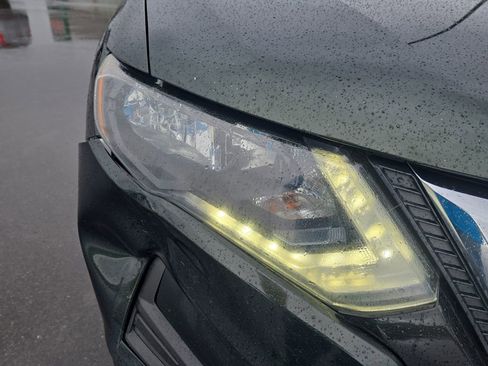 Used 2018 Nissan Rogue SV AWD/4WD image 21