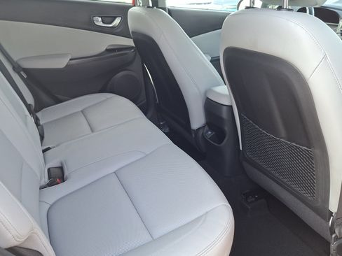 Used 2023 Hyundai Kona Limited FWD image 21