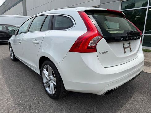 Used 2015 Volvo V60 T5 Premier FWD image 11