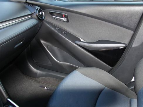 Used 2018 Toyota Yaris iA image 27