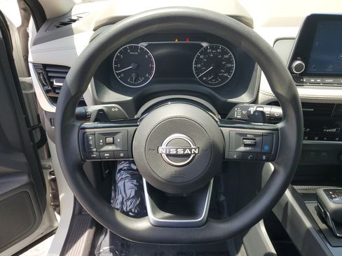 Certified 2023 Nissan Rogue SV image 17