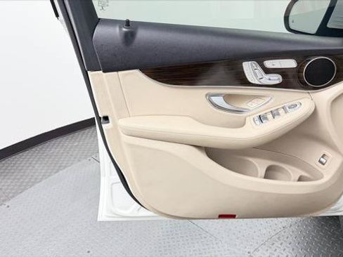Used 2021 Mercedes-Benz GLC 300 image 14