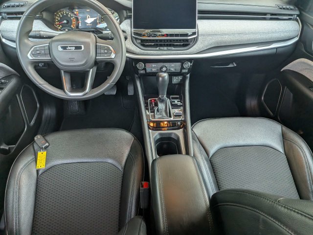 Used 2024 Jeep Compass Latitude AWD/4WD image 16