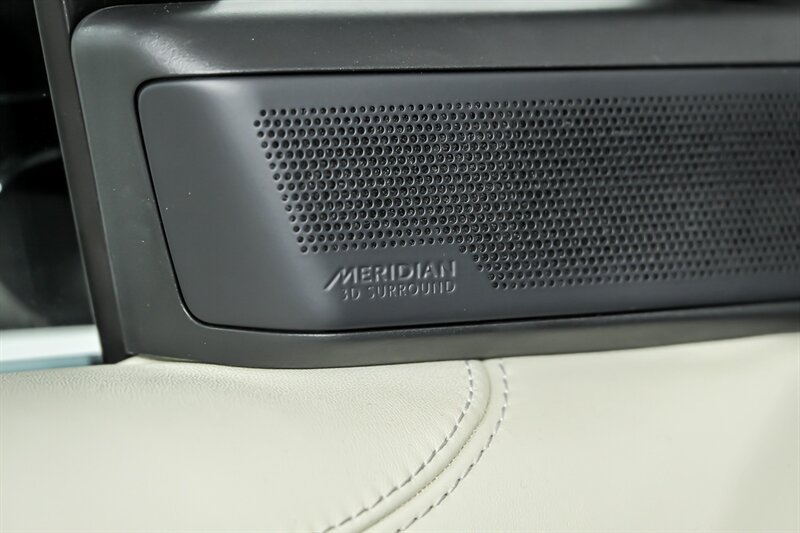 Used 2022 Land Rover Range Rover Long Wheelbase SE AWD/4WD image 14