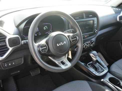 Used 2023 Kia Soul LX w/ Option Group 015 FWD image 17