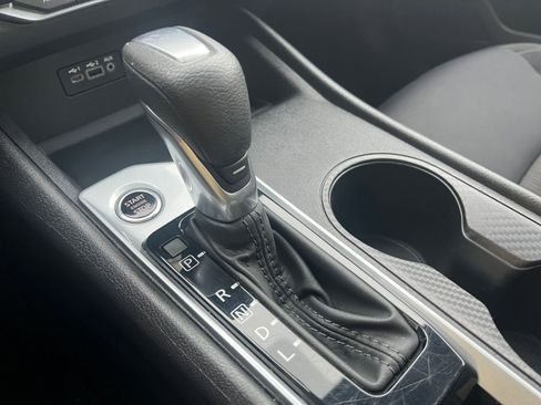 Used 2025 Nissan Altima 2.5 SV image 43