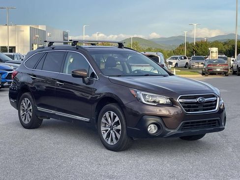 Used 2019 Subaru Outback 2.5i Touring w/ Popular Package #3A AWD/4WD image 1